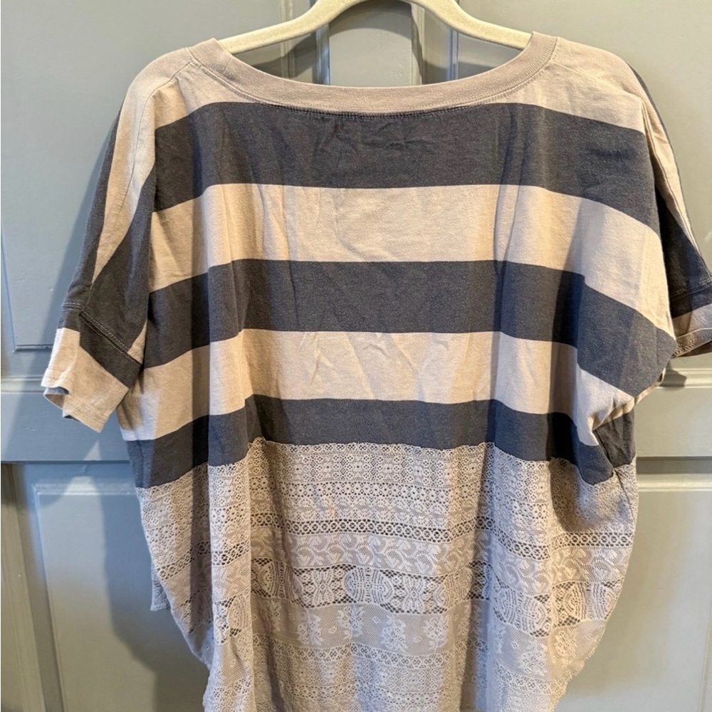 Free People We The Free Blue and Cream Lace Stripe Tee sz Small - Picture 2 of 3